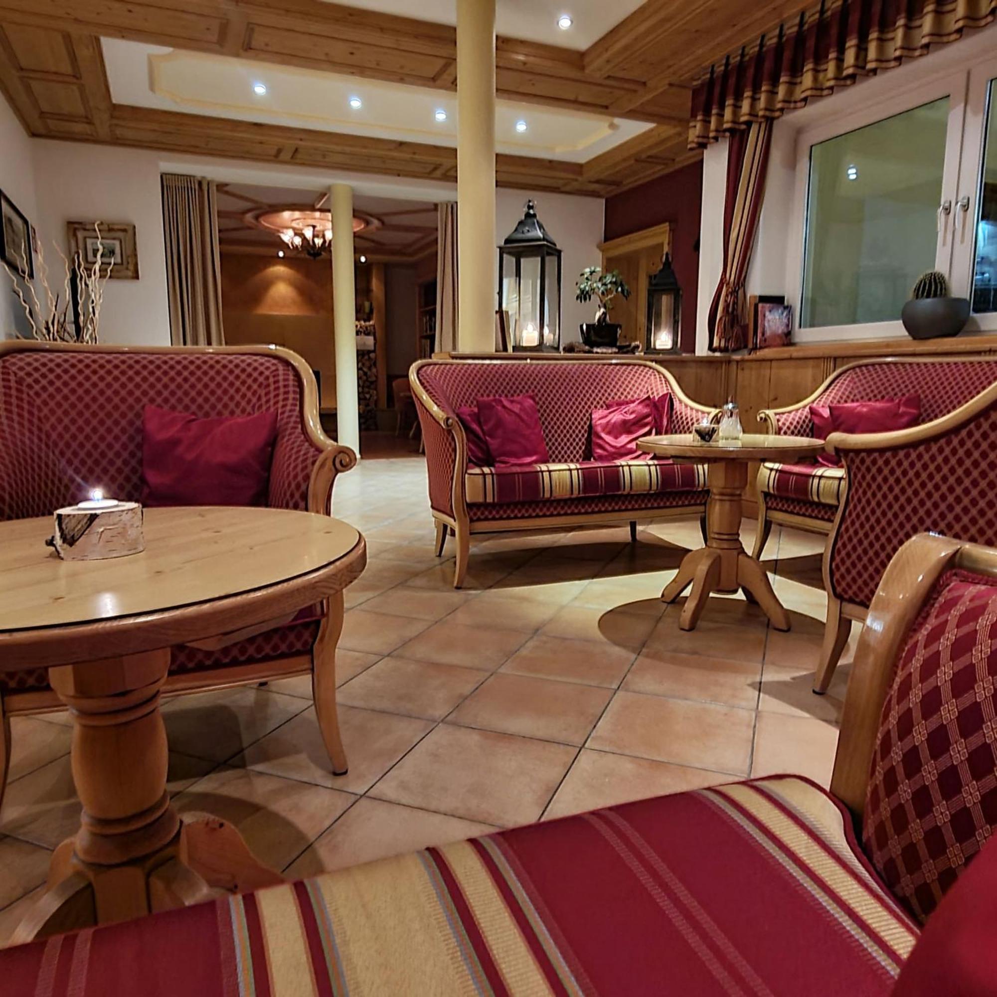 Berghotel Zum Zirm Collalbo Esterno foto