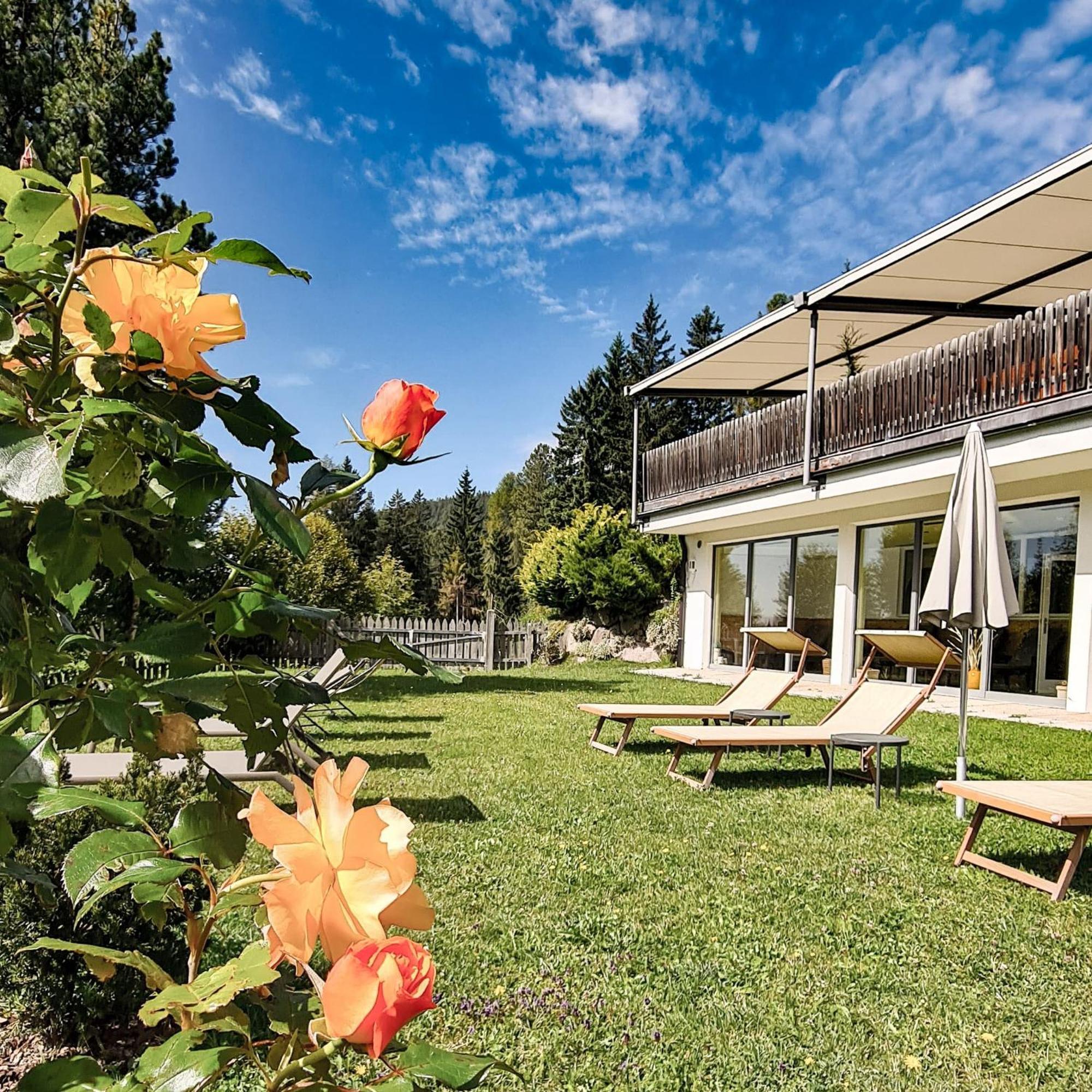 Berghotel Zum Zirm Collalbo Esterno foto