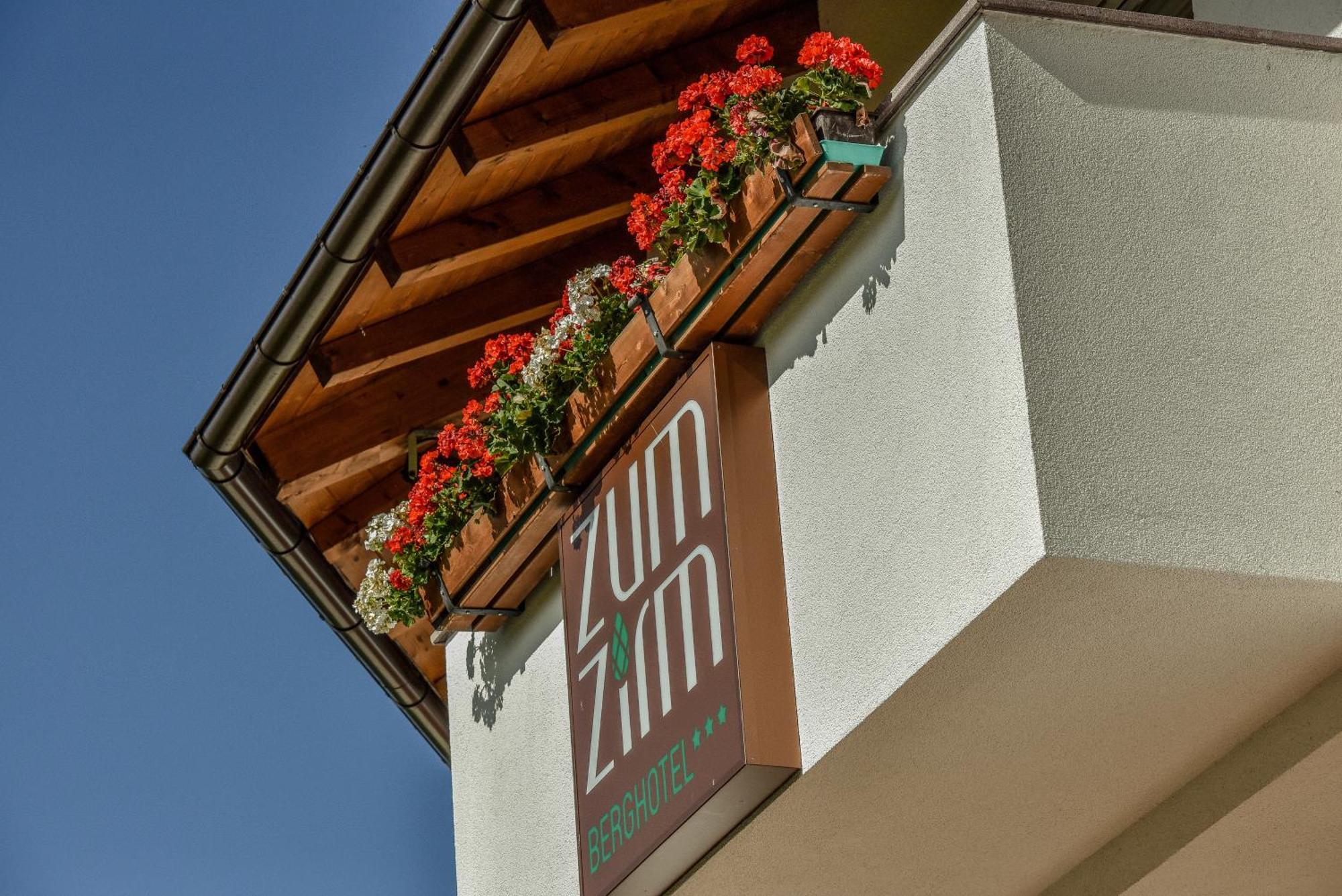 Berghotel Zum Zirm Collalbo Esterno foto