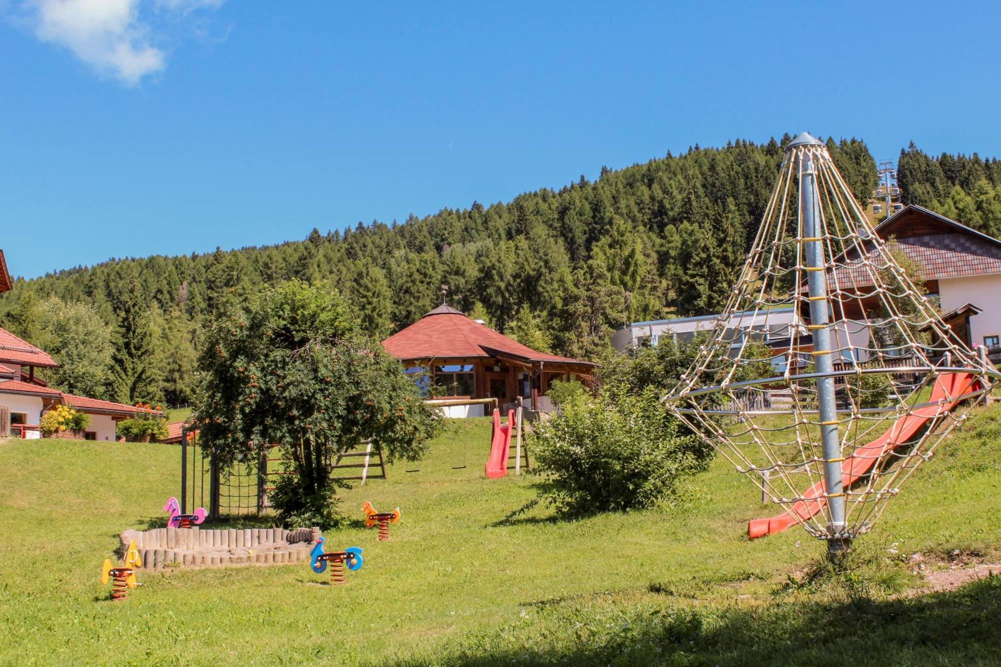 Berghotel Zum Zirm Collalbo Esterno foto