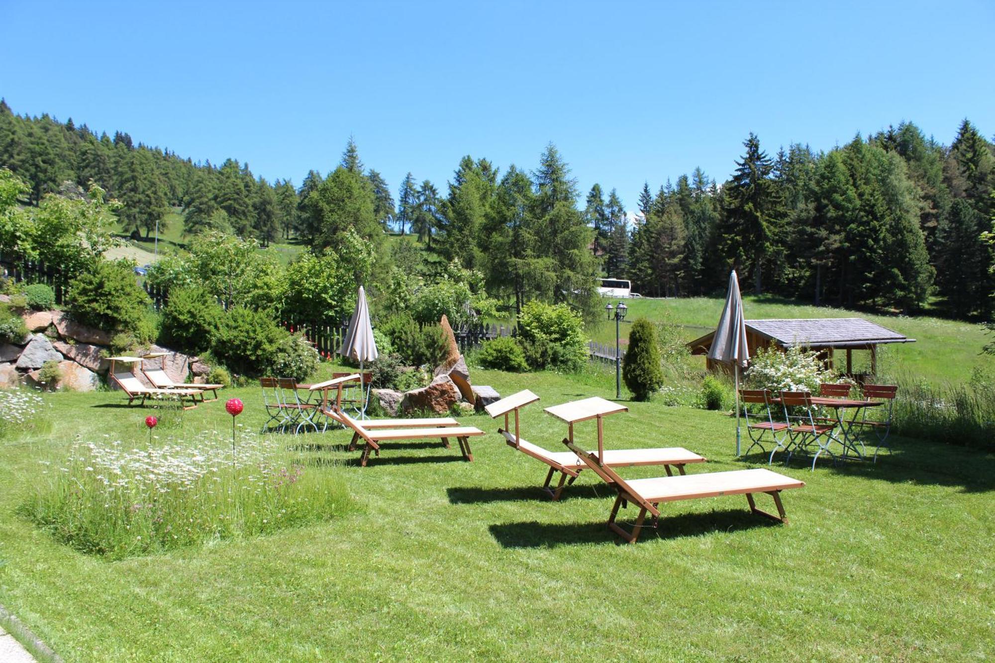 Berghotel Zum Zirm Collalbo Esterno foto